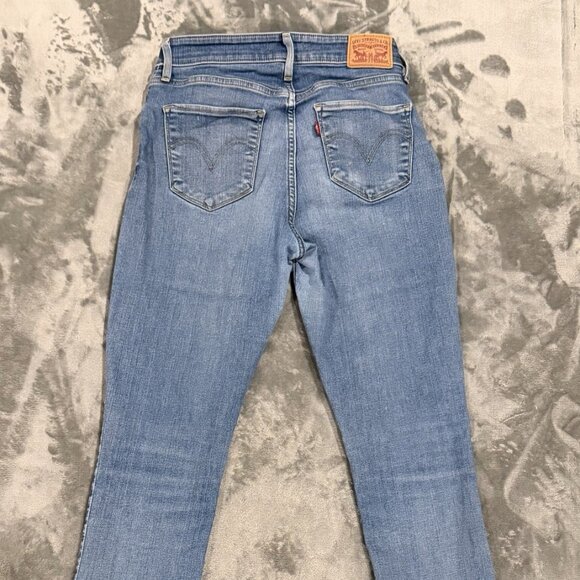 Women's Levi's Classic Mid Rise Skinny Jeans Size 6 Light Wash Stretch Denim - Picture 2 of 7